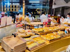 面包甜点陈列柜-西村叔叔的店·面包·甜品·蛋糕(清河万象汇店)