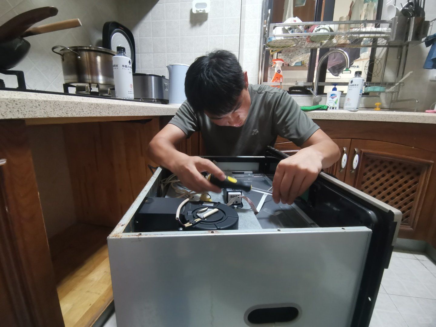 今天必须给大家推荐一个超棒的本地上门服务一家庭电器维修