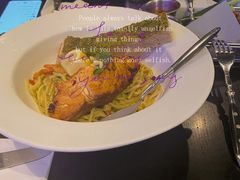 煎三文鱼配青豆泥-Wagas(凤凰汇店)