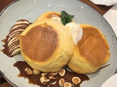 榛果巧克力奶油芝士舒芙蕾松饼-UPPER KITCHEN(延安路店)