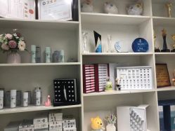 -苗医生专业祛痘·皮肤管理