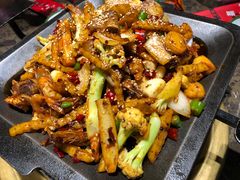 -沪小二炭火蛙锅(淮海中路美食不夜城店)