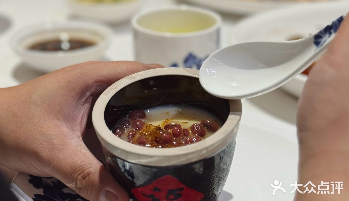 知粵賞味，以盤中風物，氤氳粵饌況味。