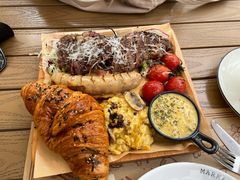 -Mark&Mars Restaurant