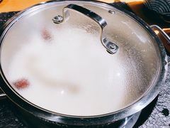 -洪氏嗨捞·广东猪肚鸡·椰子鸡火锅(西咸万象城店)