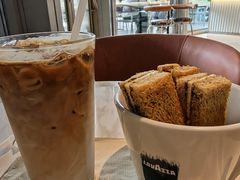 -LAVAZZA拉瓦萨咖啡(中航城君尚购物中心店)