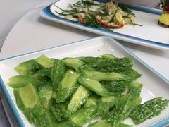 -三江源美食城