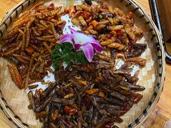 -老滇山寨•云南特色菜•地方菜•民族风情歌舞表演(金碧店)