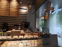 面包甜点陈列柜-喜茶(上海打浦桥日月光gelato lab+店)