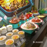 一百块就能吃到原价两百多的菜，四菜一果盘，两也足足的
