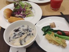 -苏州汇融广场假日酒店