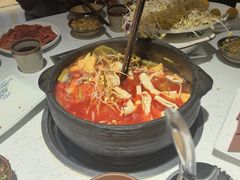 -贵府酸汤牛肉火锅·贵州老字号(飞山街店)