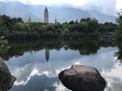 -三塔倒影公园