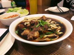 牛肉面-清真吴记门钉肉饼·喜多利