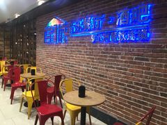等位区-屋顶花园餐厅(步行街老地王大厦店)