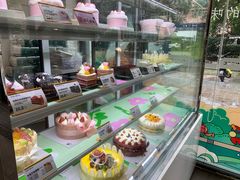 面包甜点陈列柜-仟吉KenGee(西子花苑店)