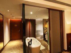 -三亚湾海居铂尔曼度假酒店