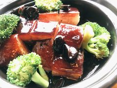 黑蒜普洱茶坛子肉-丽江金茂凯悦臻选酒店-滇香馆