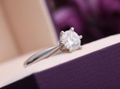 -威德钻石-克拉钻大本营(南京东路店)