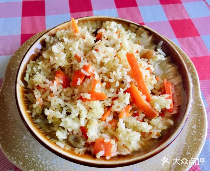 醉敦煌羊肉葡萄干碎肉抓饭图片