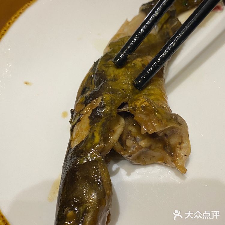 说是郑州前三名的信阳菜馆到这门口