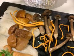 野生菌拼盘-小街猪手(团结湖店)
