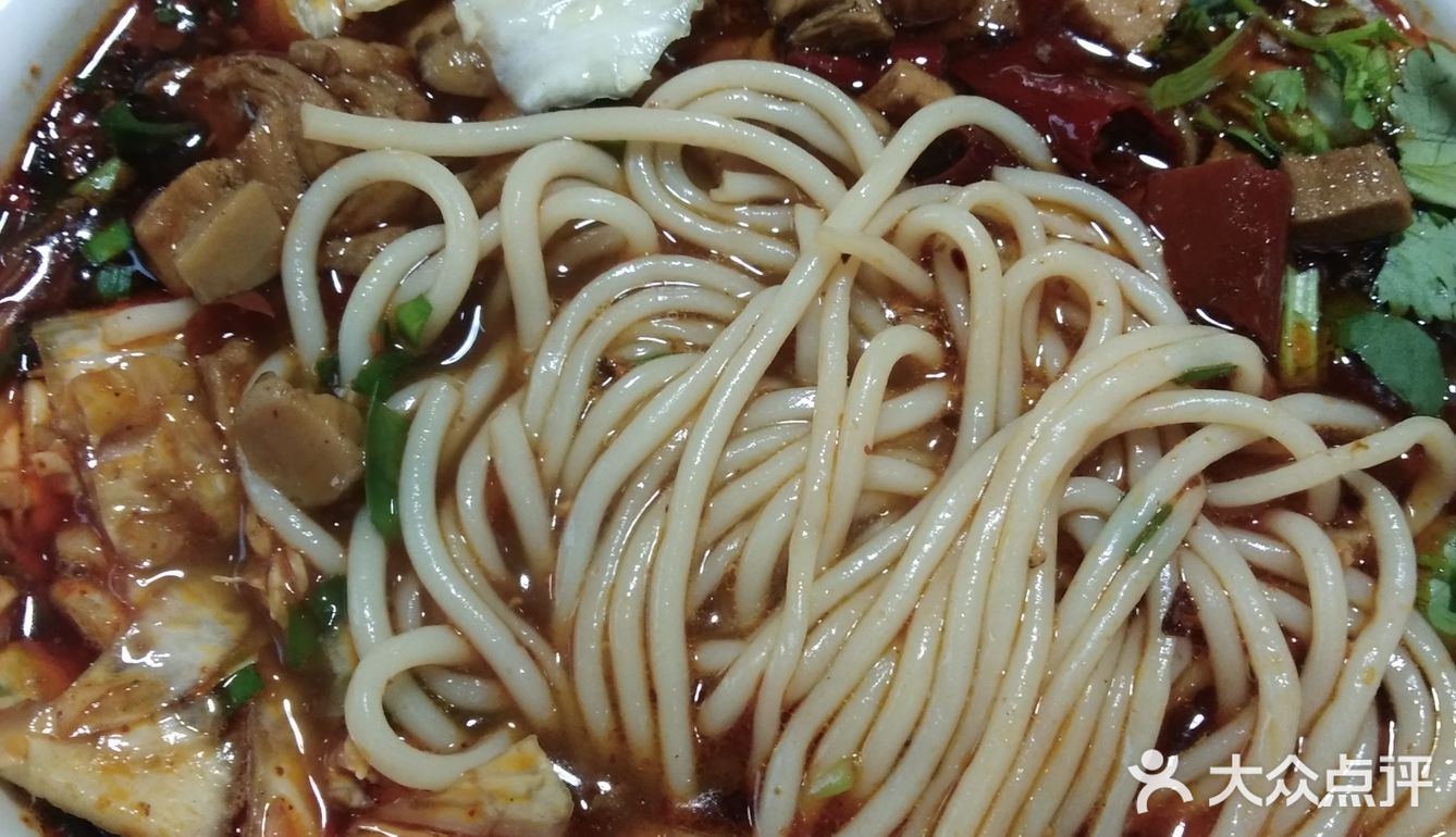 特色是腌制过莲花白，但是我个人不太会吃
