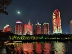 -万绿园