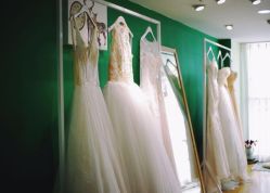 -纪梵希婚纱摄影(青岛店)