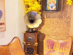 -月亮眼花园餐厅书吧酒吧