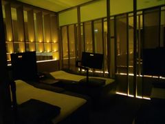 -涨巢·潮玩水疗局