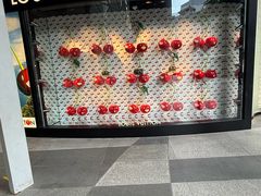 -爱雍·乌节
