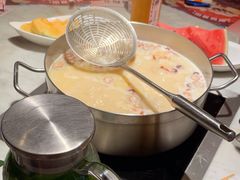 -尚尚仙·酸汤猪手·猪肚鸡火锅(华联万柳购物中心店)