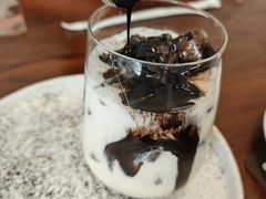 -Chom Cafe and Restaurant