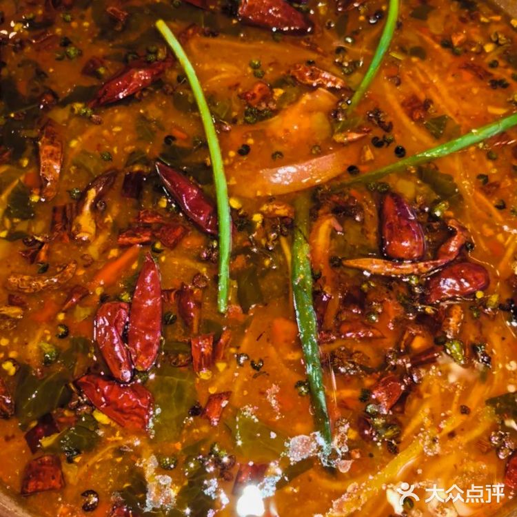 舌尖上的云南风情!滇一刀酸菜牛肉火锅美味探寻