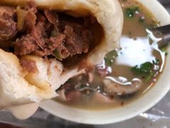 牛肉大葱包子-李小老烧饼(常营民族家园店)