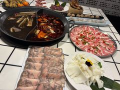 -鹿鸣山草本茶香火锅(园西路店)