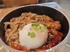 板烧鸡扒肥牛釜饭-黄饷·咖喱蛋包饭(奥城店)