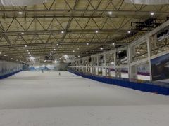 -乔波室内滑雪场