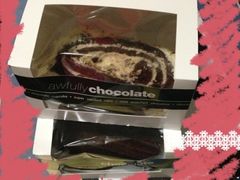 白巧克力瑞士卷-Awfully Chocolate(来福士广场店)
