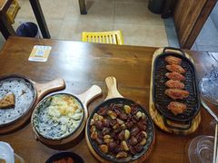 -老东镇啤酒屋海鲜加工·蒸汽海鲜·海鲜烧烤(台东店)