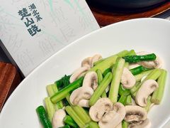 -楚山晓·湖北菜(武汉光谷K11店)