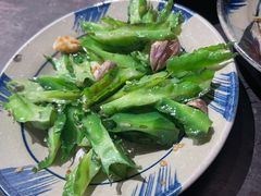 -Cuc Gach Quan Restaurant