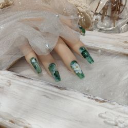 -花岐款式专研健康美甲沙龙