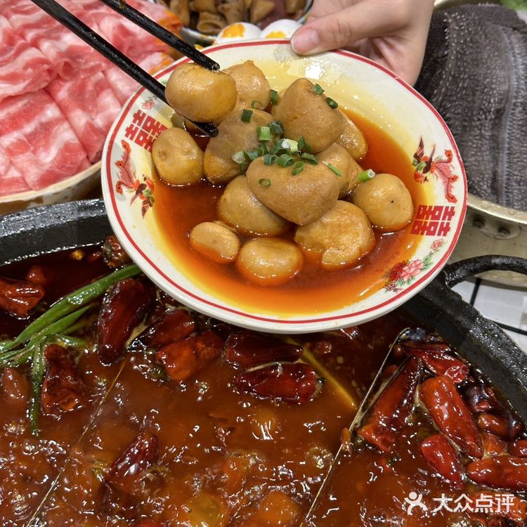 教你打开吃麻辣火锅的正确方式来咯