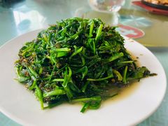 地皮韭菜-胡老三家土菜馆·老店地方特色菜·招牌茅山地锅老鹅