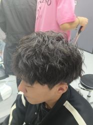 -宫铭烫发染发接发店