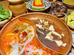 -洱火云南酸菜牛肉火锅(石景山当代商城店)