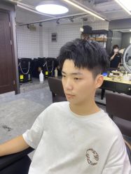 -藤野造型烫发染发