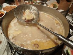 -尚尚仙·酸汤猪手·猪肚鸡火锅(华联万柳购物中心店)